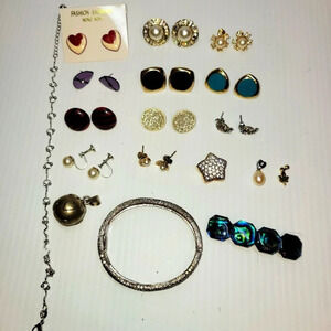 ❤️ 3 for $35 Lot of vintage jewellery earrings  cubic stone bracelet pendant